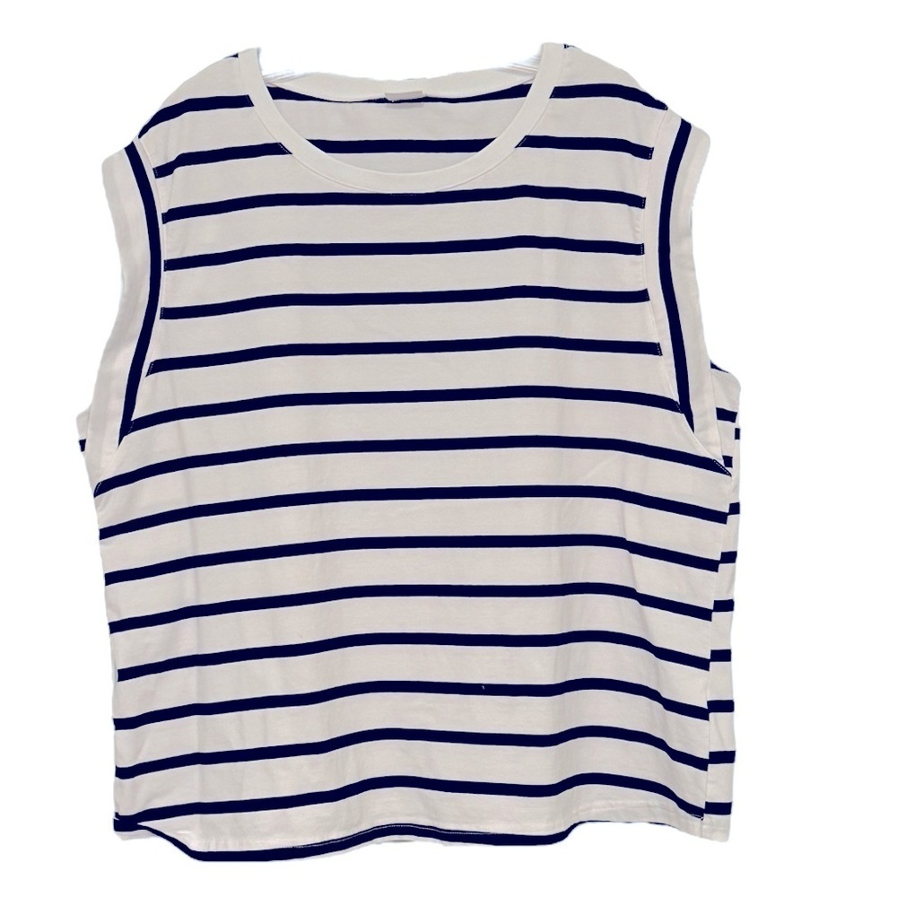 Wiholl Black and White Boxy Tank Top with Crew Neck and Sleeveless Design